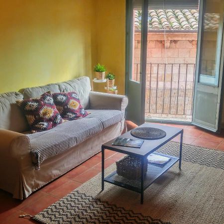 Apartamentos Saltarel-Lo 베살루 외부 사진