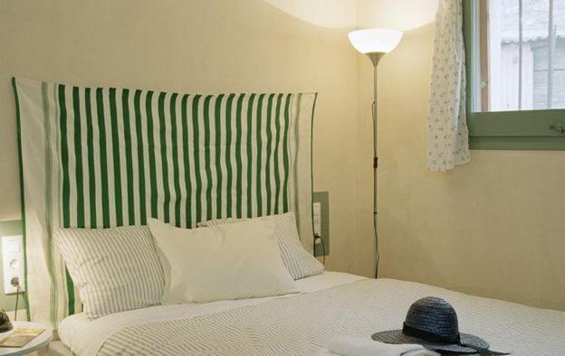 Apartamentos Saltarel-Lo 베살루 객실 사진